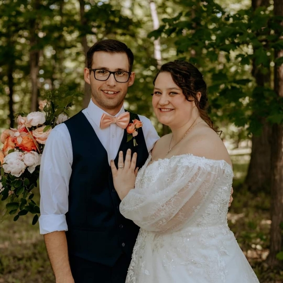 Meet your Posher, Ari - Picture 2 of 8